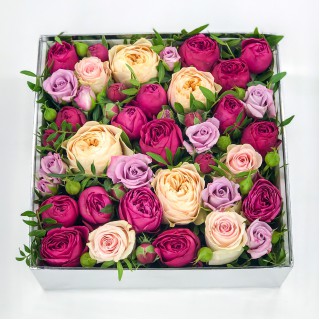 Цветочная коробка из пионовидных роз №6