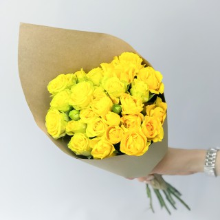 Букет из желтых кустовых роз №52