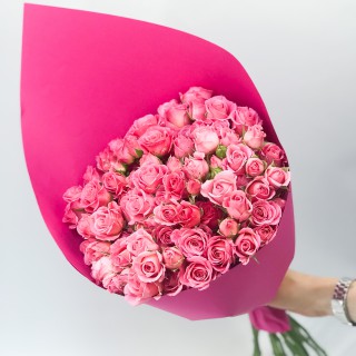 Букет из розовых кустовых роз №58